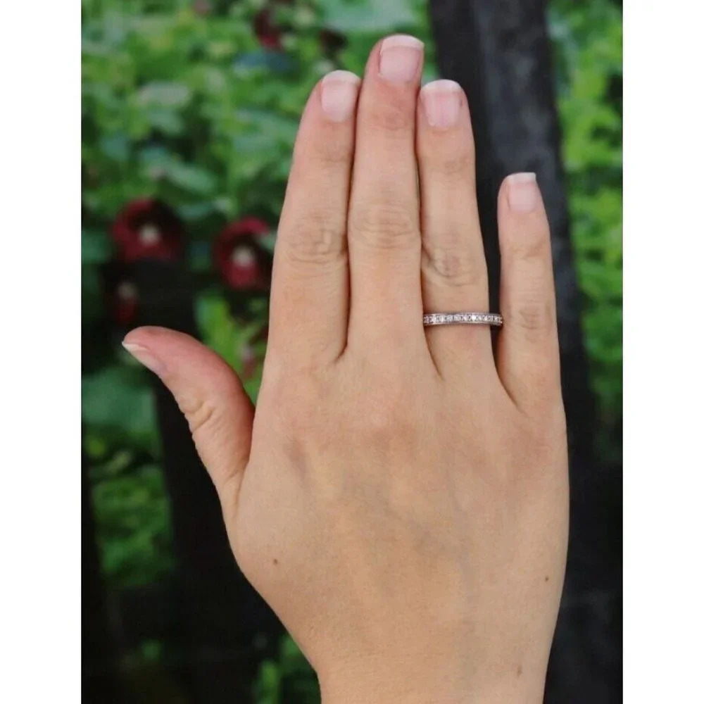 14k White Gold .20 Carat Diamond Band Ring Stackable Size 7 - Picture 2 of 7